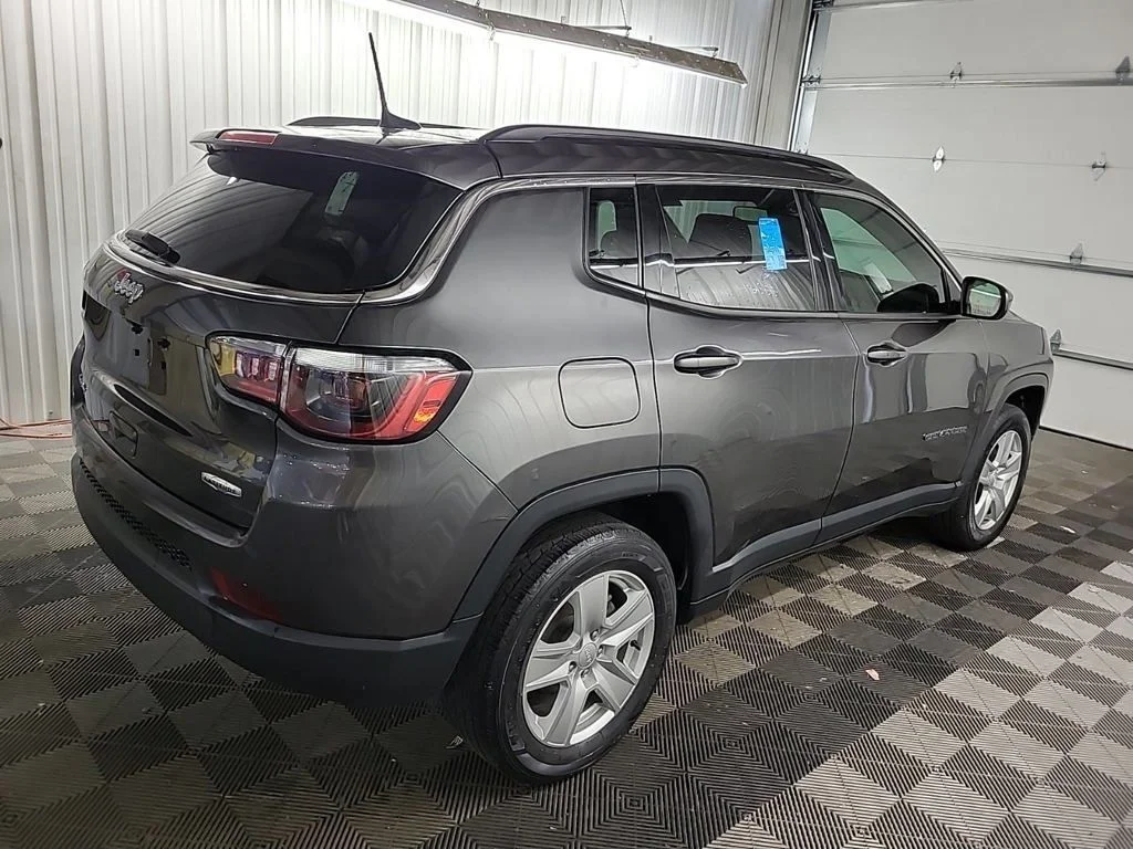 Used 2022 Gray Jeep Latitude image 12