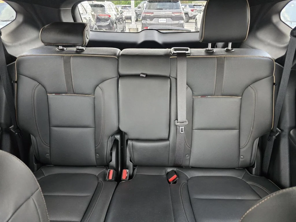 Used 2021 SILVER ICE METALLIC Chevrolet Premier image 17