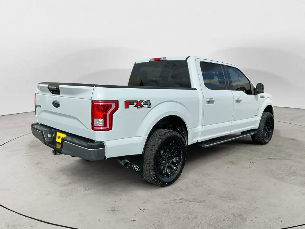 Used 2016 White Ford XLT image 8