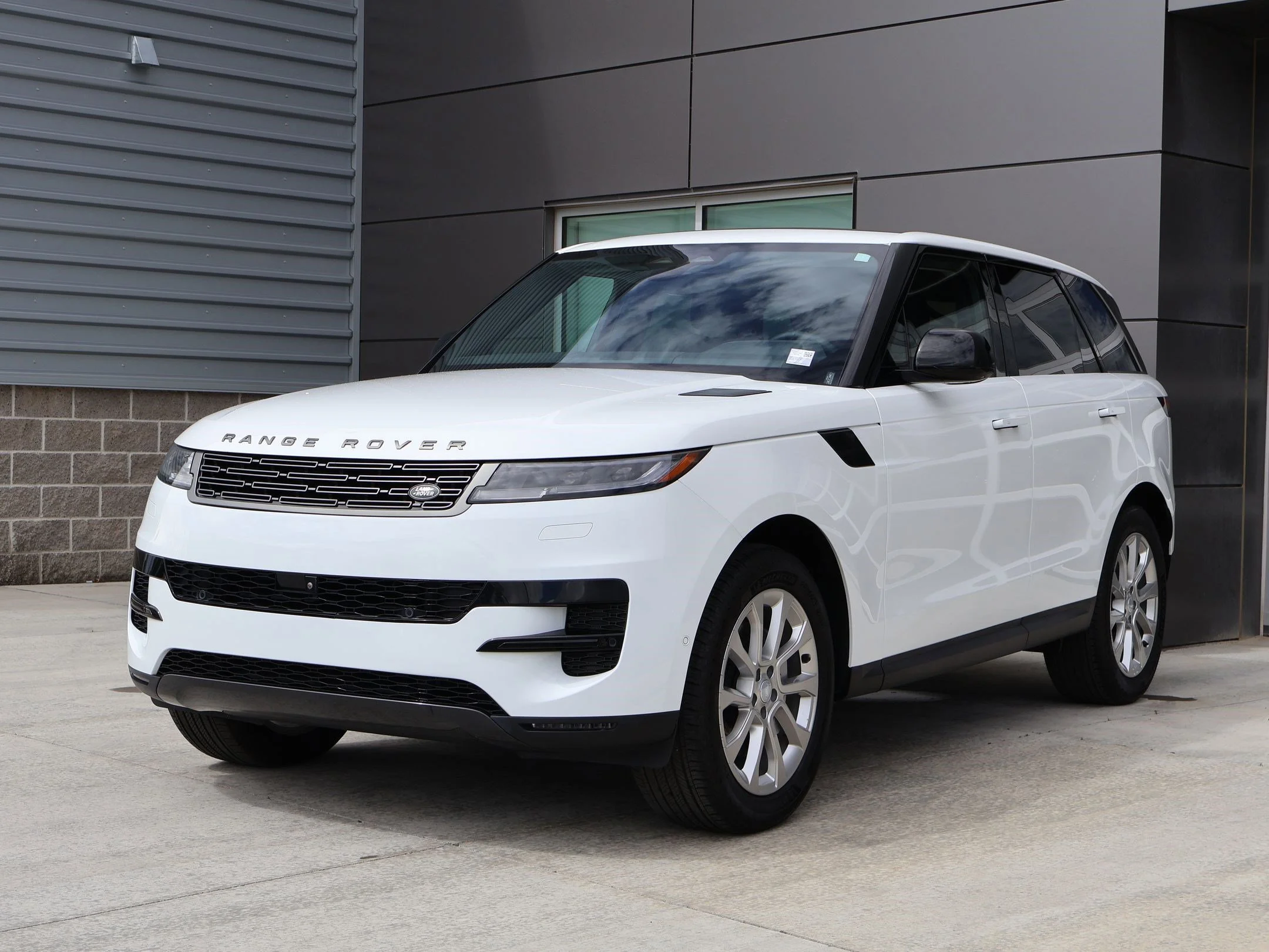2024 Land Rover Range Rover Sport P360 SE MHEV's photo