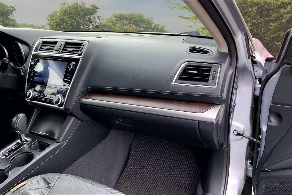 Used 2019 Silver Subaru 2.5i image 26