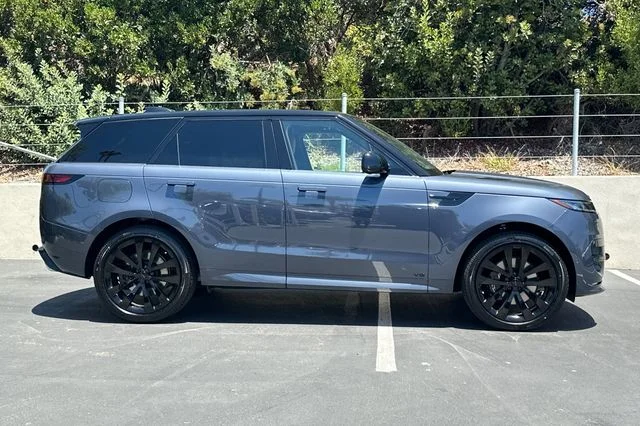 New 2026 Varesine Blue Land Rover Dynamic SE image 6