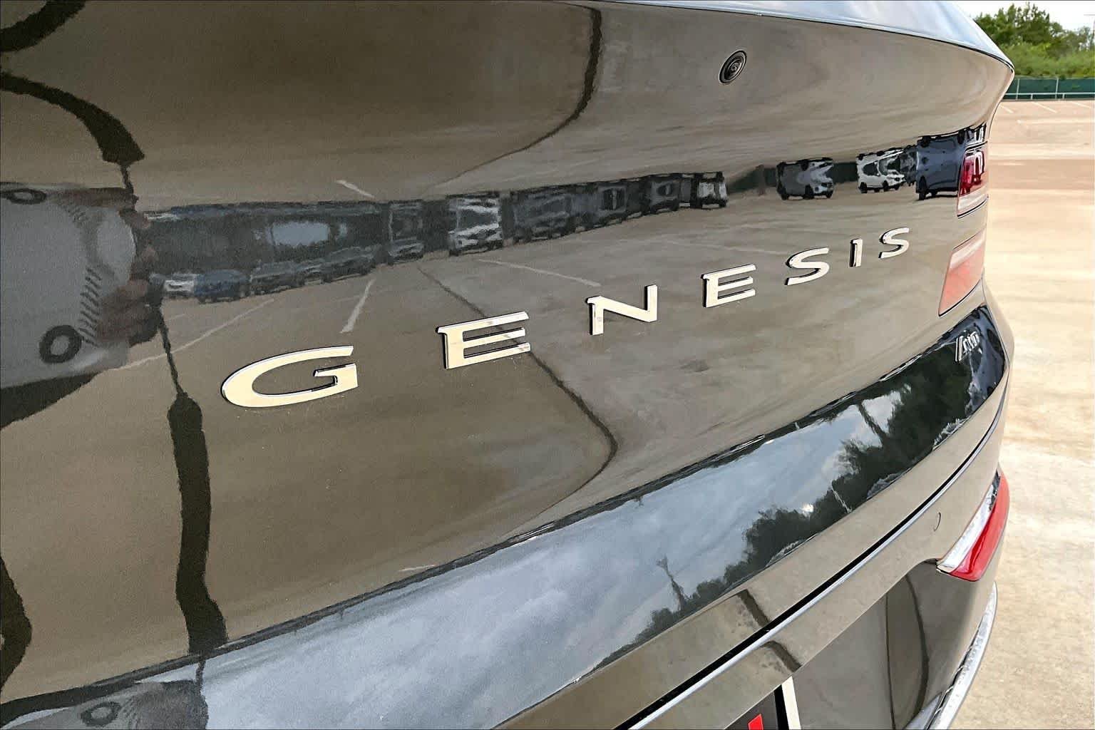 Certified Used 2025 Makalu Gray Genesis 2.5T Select image 10