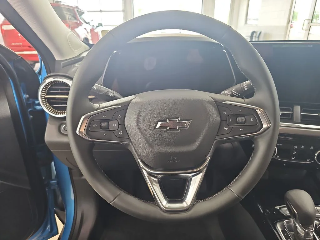 Certified Used 2025 Blue Chevrolet ACTIV image 22