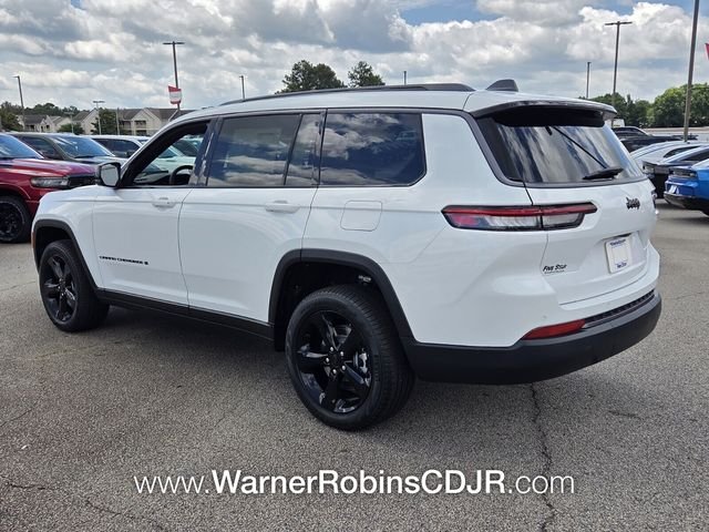 New 2026 Bright White Clear-Coat Exterior Paint Jeep Limited image 9