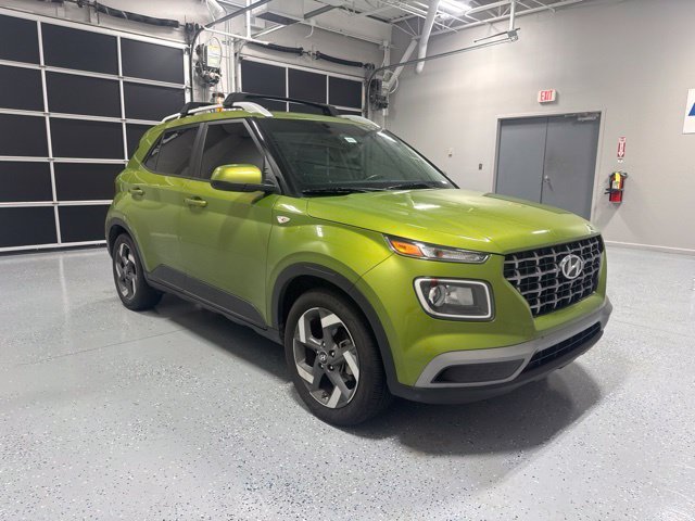 Used 2023 Green Hyundai SEL image 3