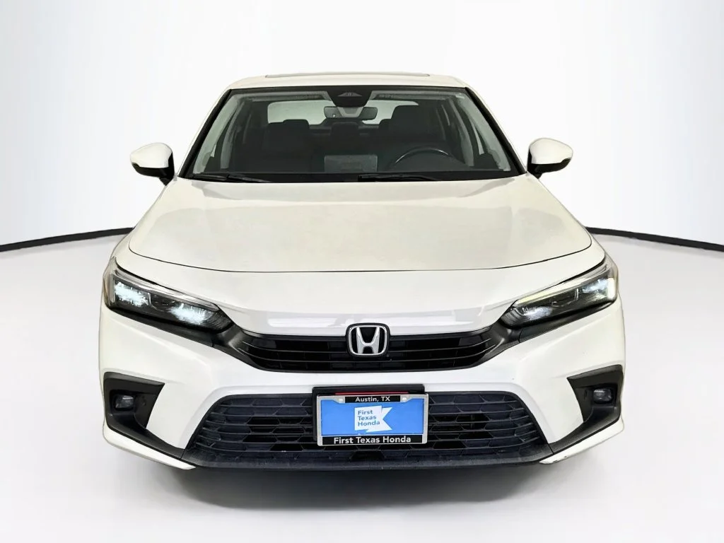 Certified Used 2022 Platinum White Pearl Honda Touring image 2