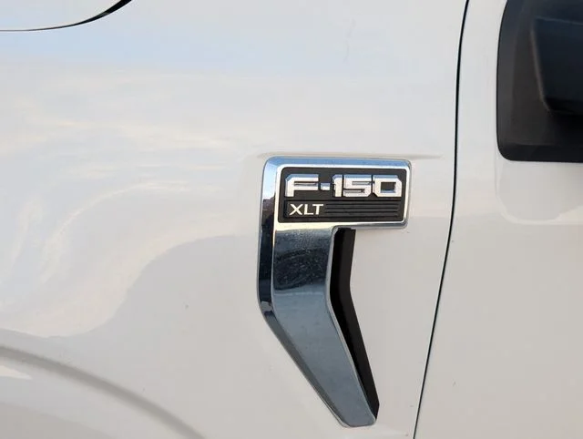 New 2025 Oxford White Ford XLT image 6