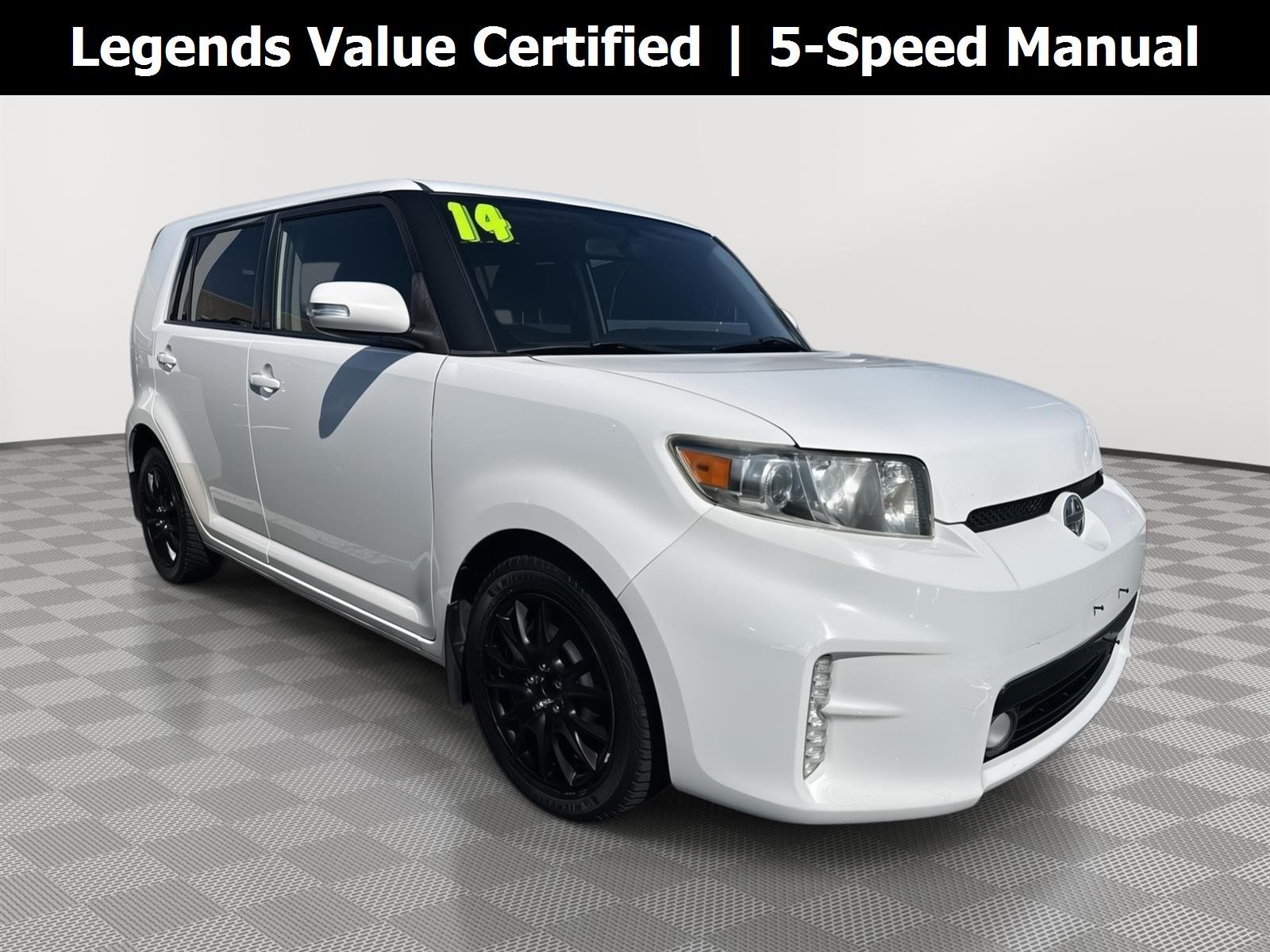 Used 2014 Super White Scion Base image 1