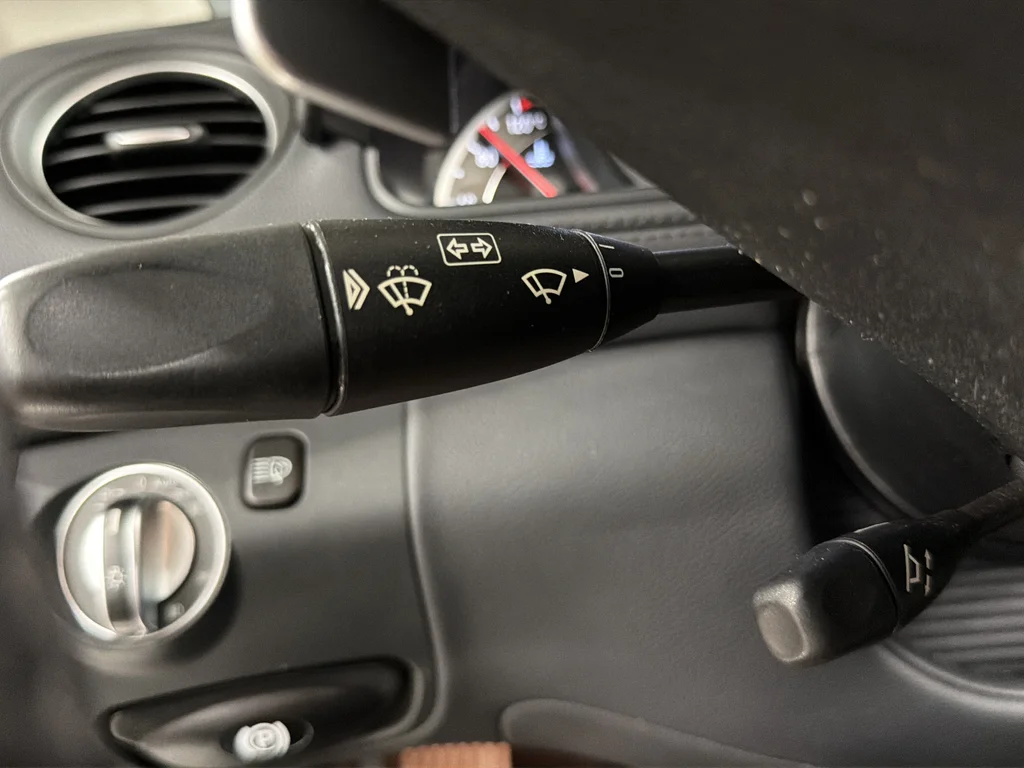 Used 2009 Silver Mercedes-Benz SL 550 image 44