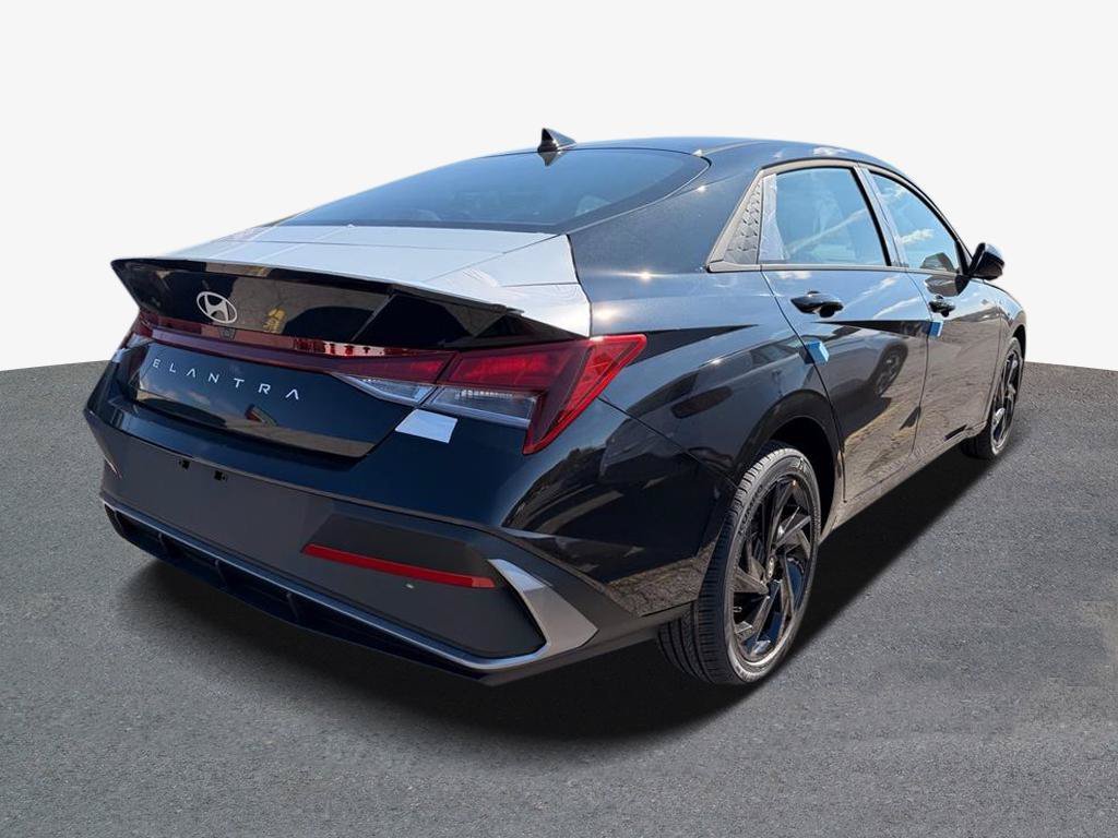 Used 2026 Black Hyundai SEL Sport image 3