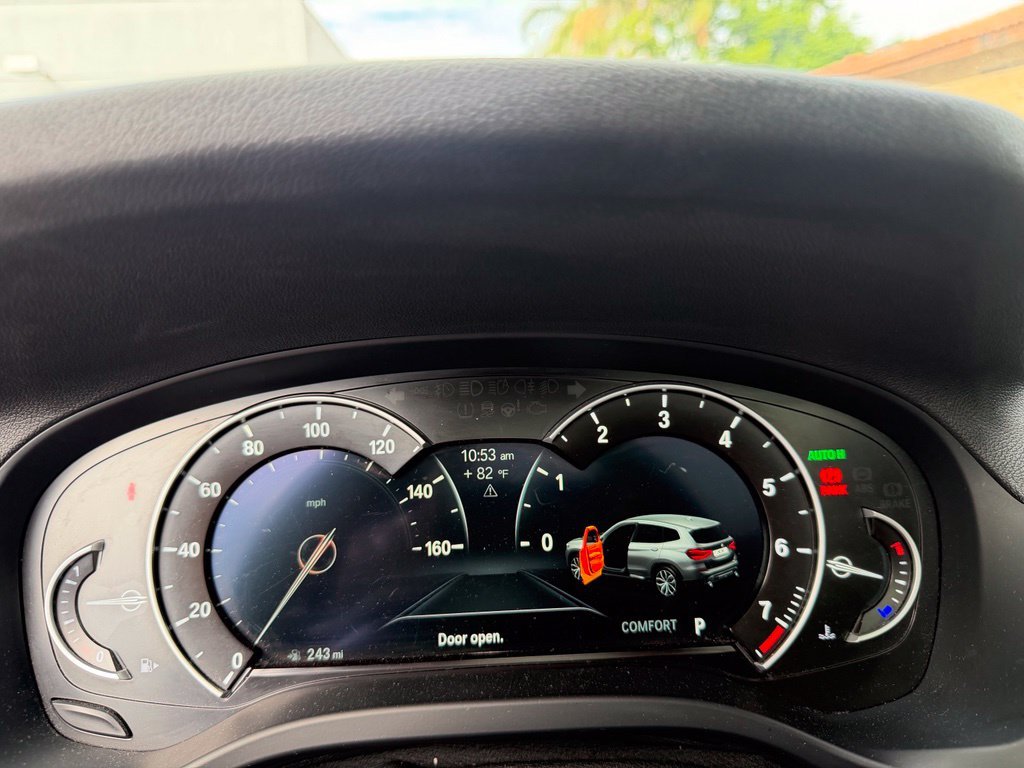 Used 2019 White BMW sDrive30i image 21