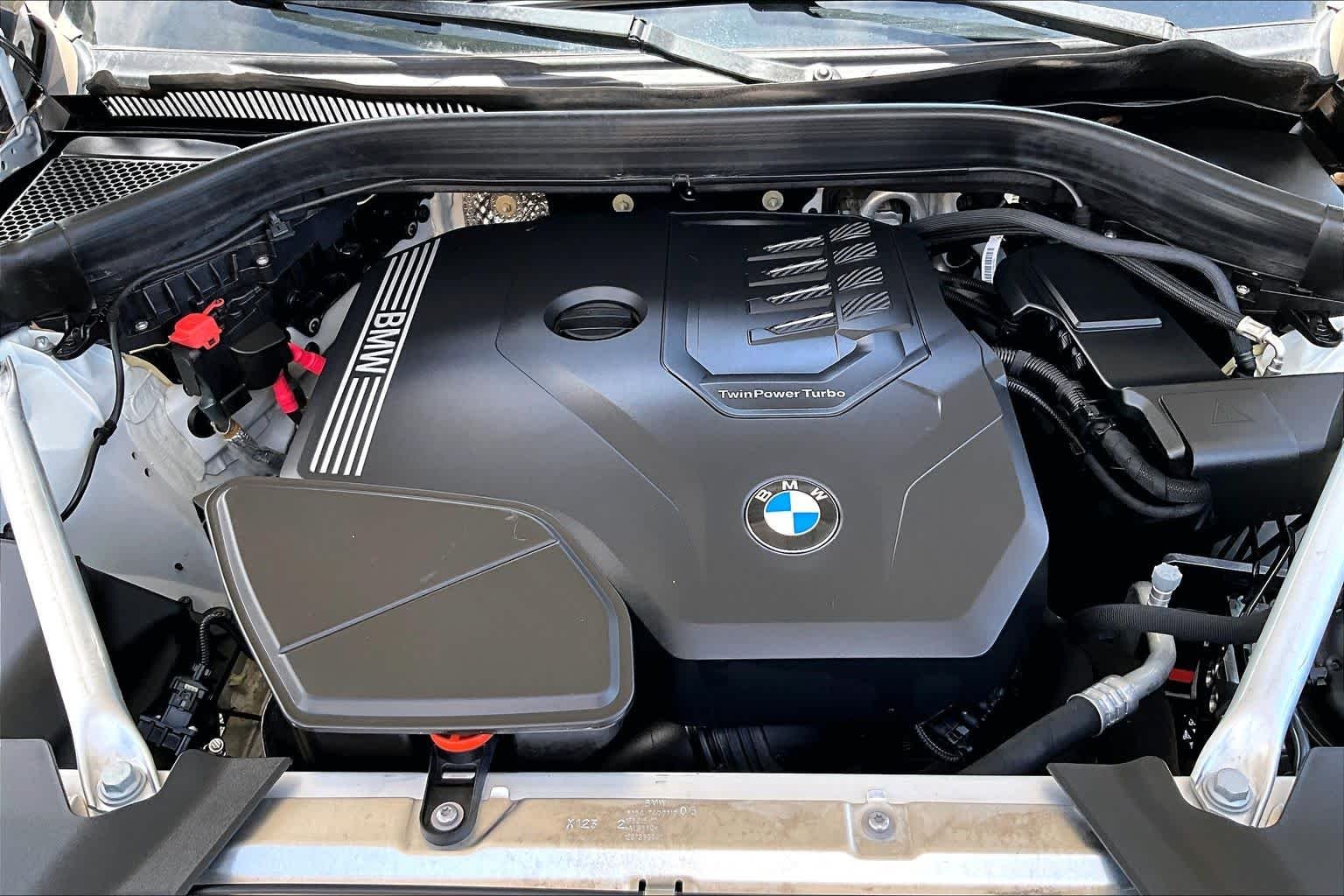 Used 2023 Alpine White BMW sDrive30i image 31