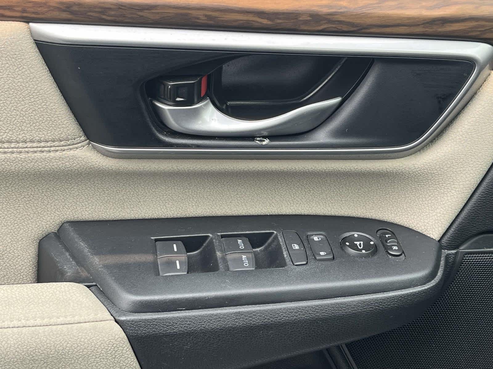 Used 2020  Honda EX image 32