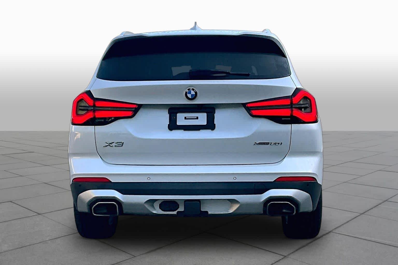 Used 2023 Mineral White Metallic BMW xDrive30i image 5