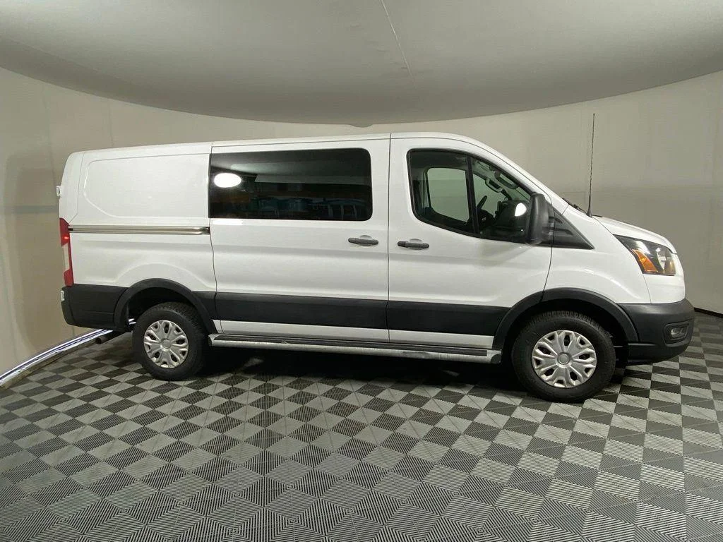 Used 2024 Oxford White Ford Base image 5