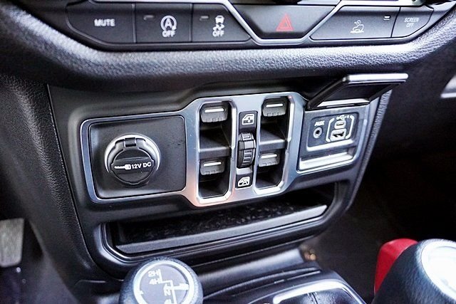 New 2026 Black Clear-Coat Exterior Paint Jeep Sport S image 33