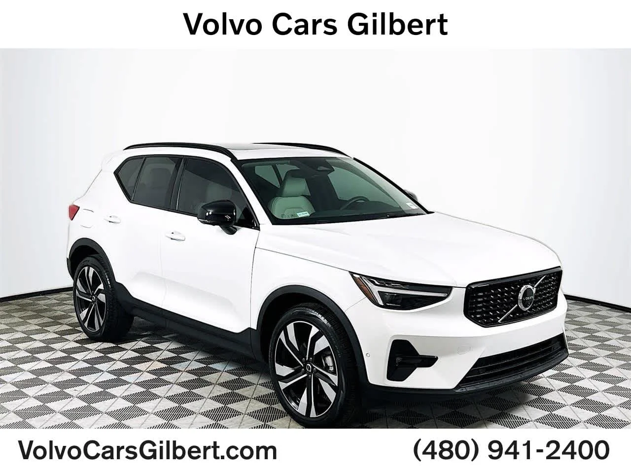 2025 Volvo XC40 B5 Plus Dark AWD's photo