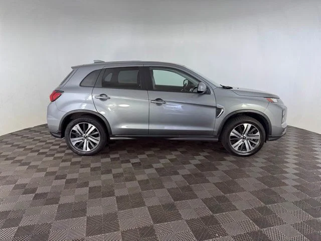 Used 2023 Gray Mitsubishi 2.0 SE image 10