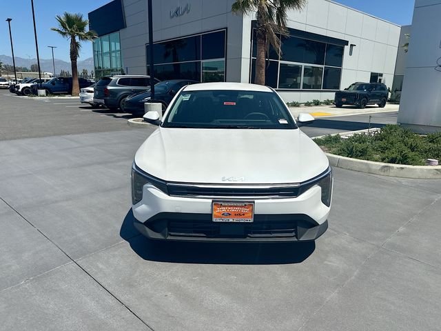 New 2026 Snow White Pearl Kia LX image 2