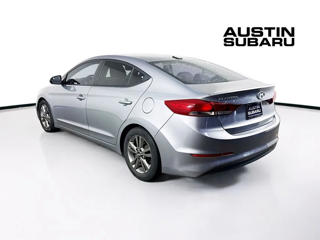 Used 2017 Gray Hyundai SE image 5