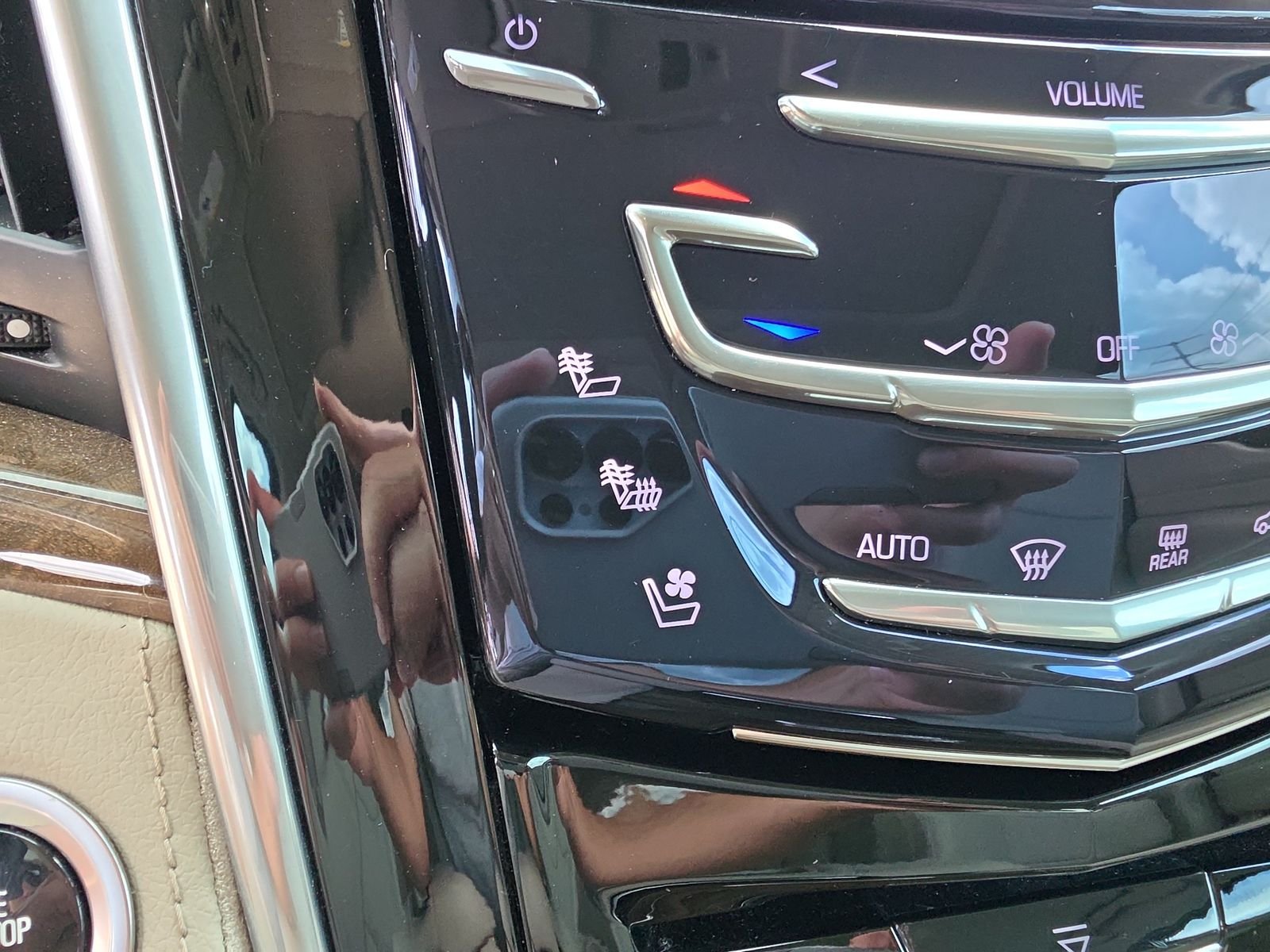 2020 Cadillac Escalade Premium Luxury - Photo 21