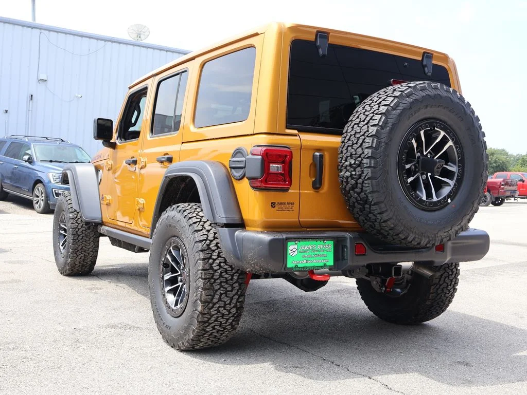 New 2026 Goldilocks Exterior Paint Jeep Rubicon image 3