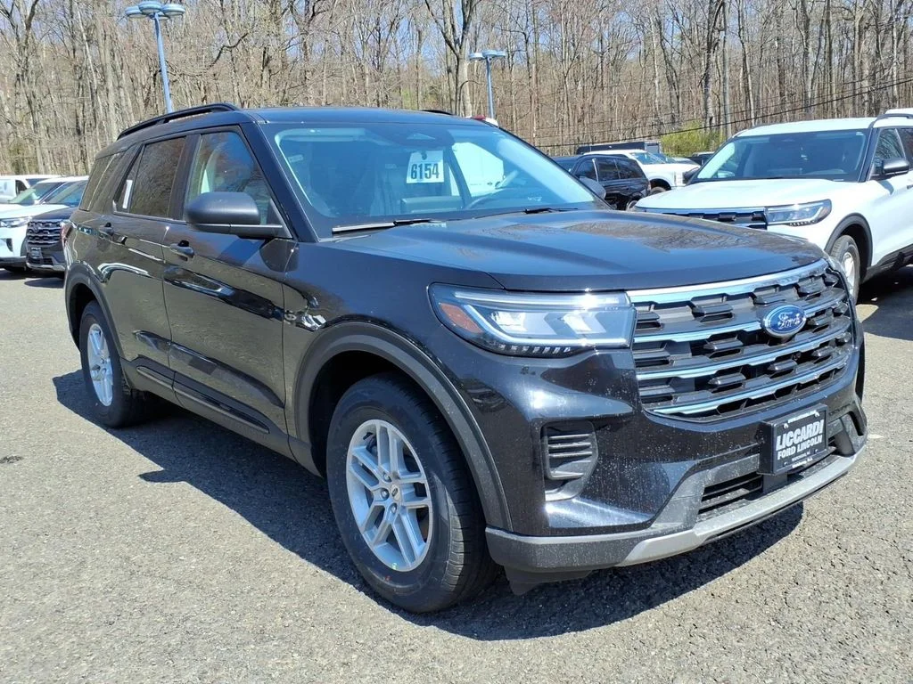 2026 Ford Explorer Active 4WD's photo