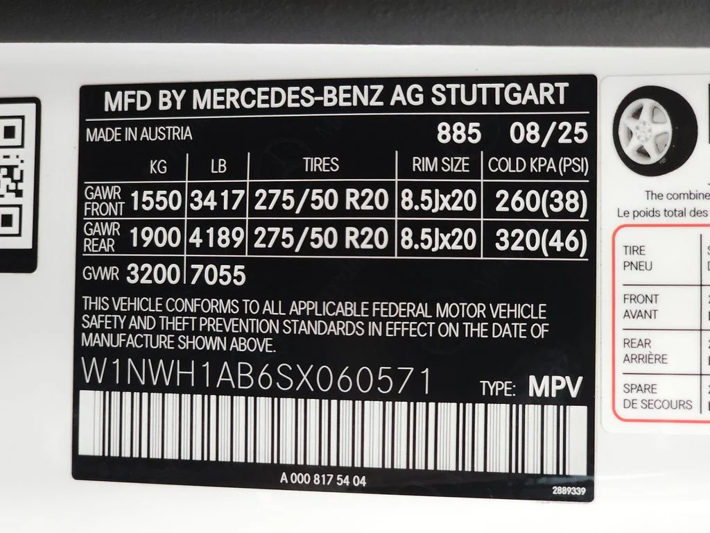 Certified Used 2025 Moonlight White Metallic Mercedes-Benz G 550 image 37