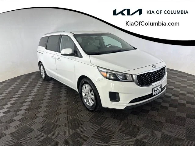 Used 2015 White Kia LX image 1