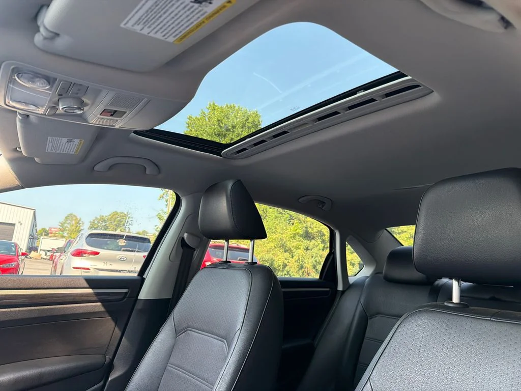 Used 2018 Black Volkswagen 2.0T SE image 32