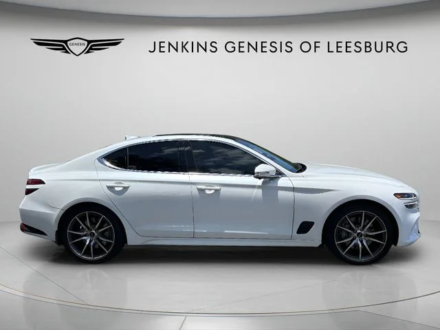 Used 2026 White Genesis 2.5T Prestige image 3