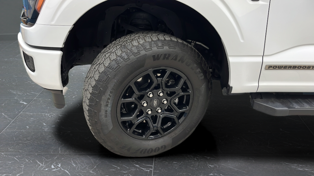 Used 2024 Oxford White Ford XLT image 36