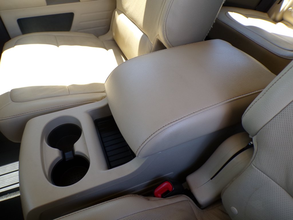 Used 2016 Too Good To Be Blue Metallic Ford Limited image 14