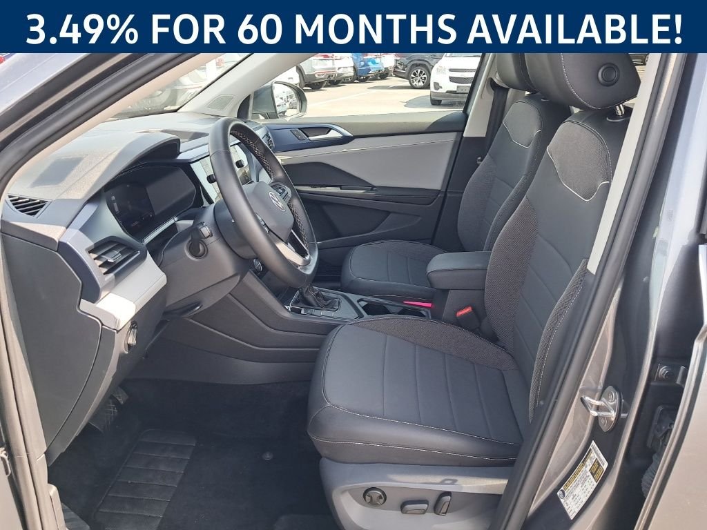 2024 Volkswagen Taos SE - Photo 8