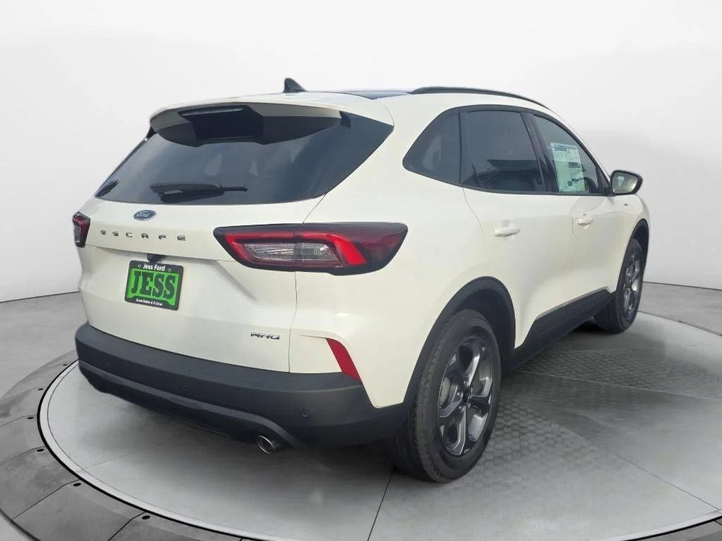 New 2026 star white metallic tri-coat Ford ST-Line image 5