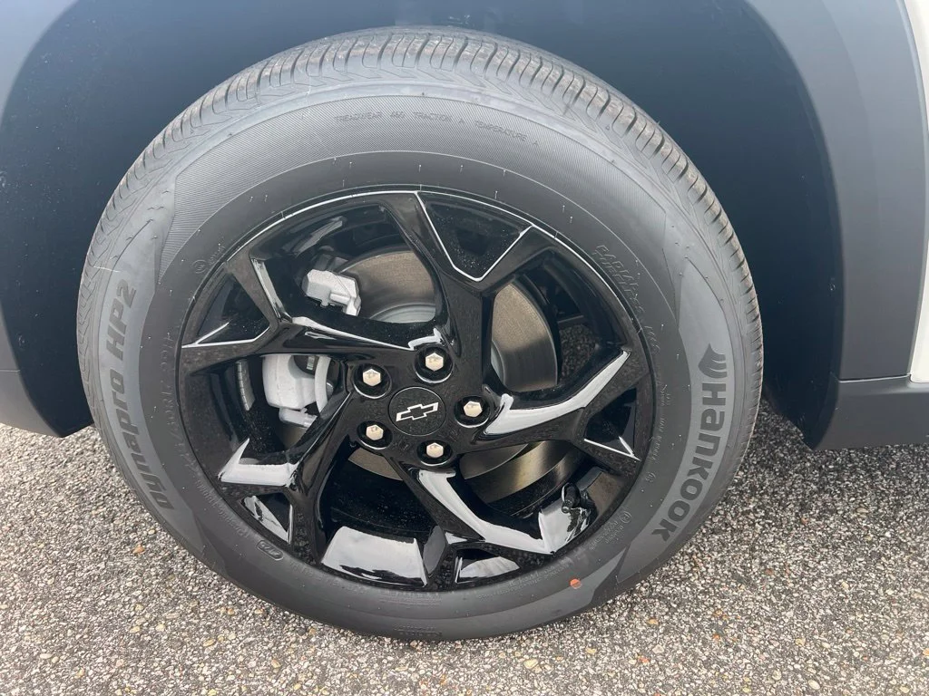 New 2026 Summit White Chevrolet LT image 11
