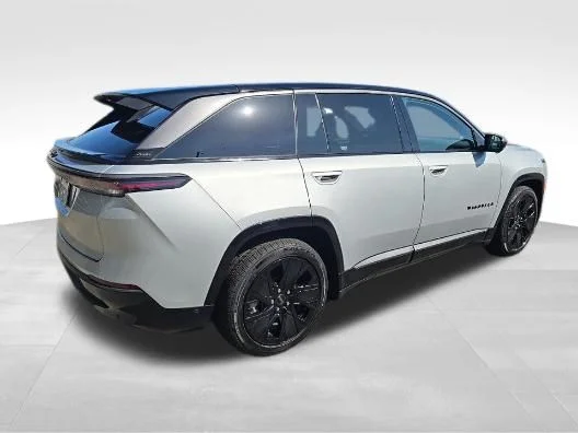 Used 2024 Silver Jeep Launch Edition image 2