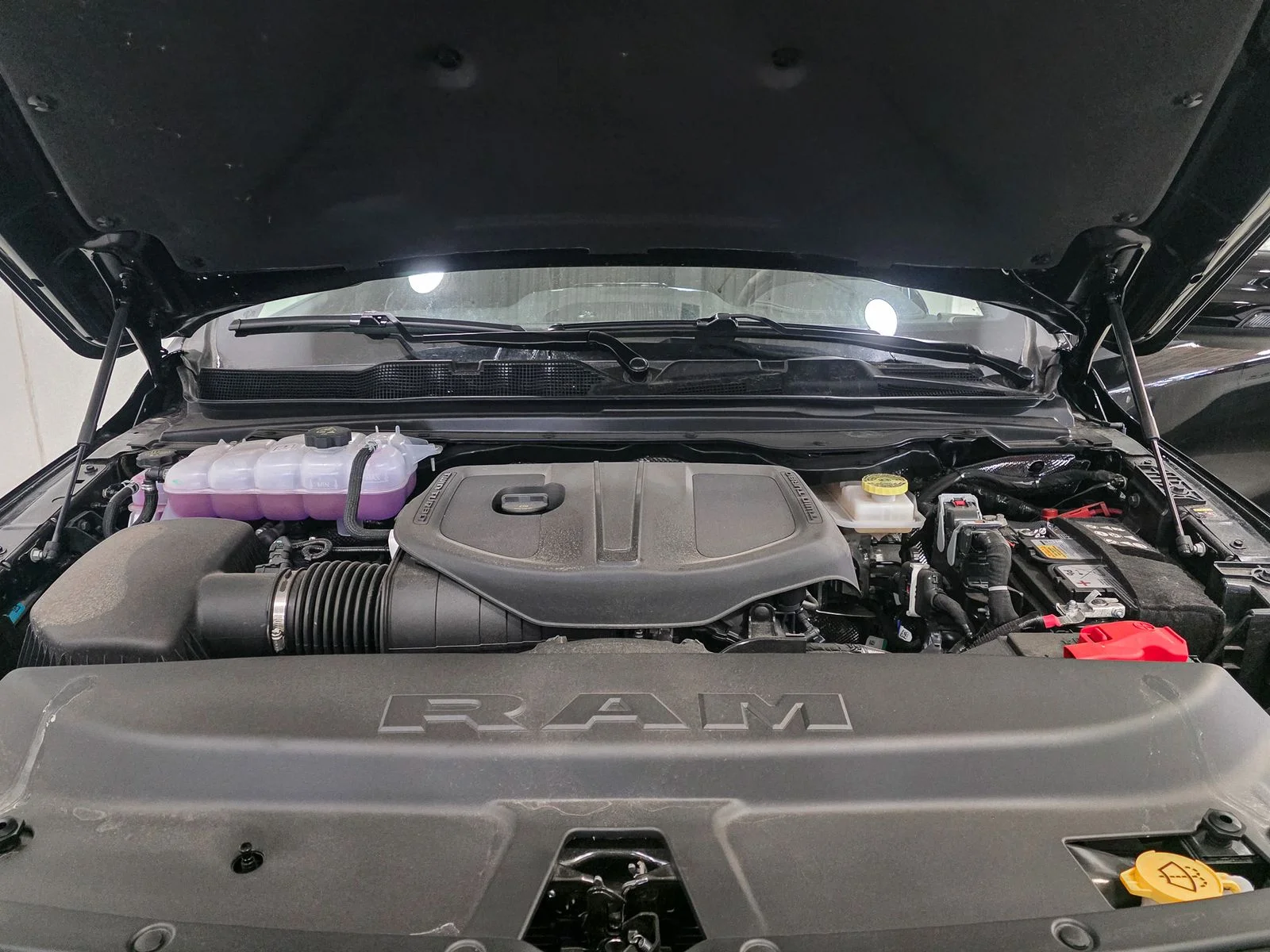 2026 RAM 1500 Laramie - Photo 16