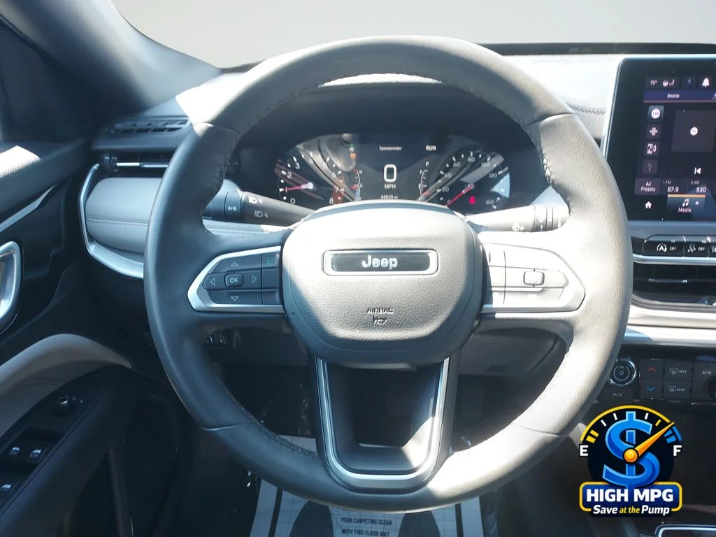 Used 2025 Silver Jeep Limited image 19