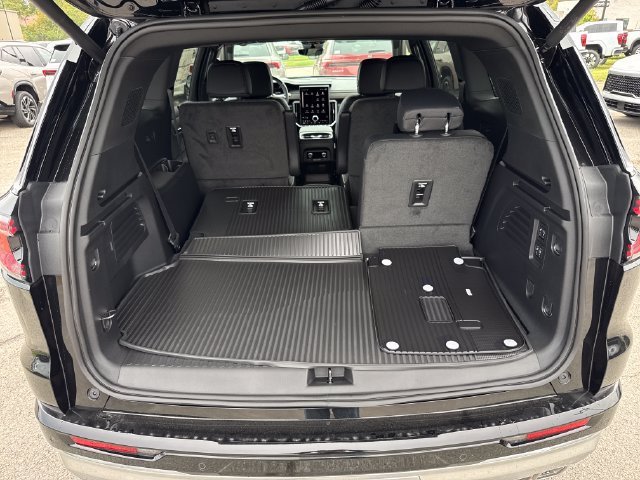 2027 GMC Acadia Denali - Photo 9