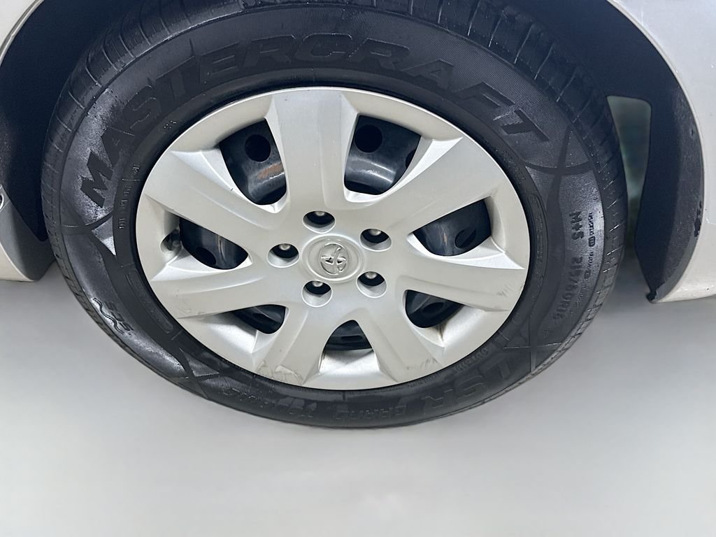 Used 2011 Silver Toyota  image 9