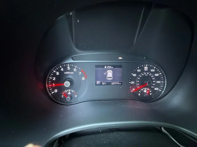 Used 2022 Black Kia LX image 9