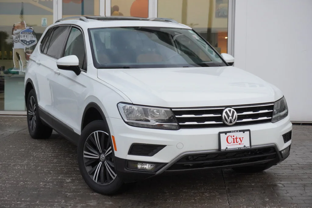 Used 2018 White Volkswagen 2.0T SEL image 5