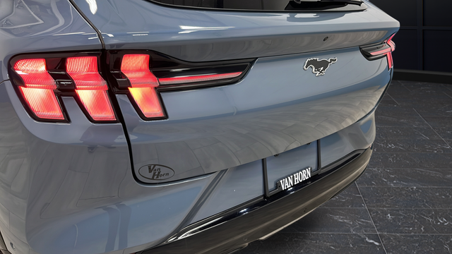 Used 2023 Vapor Blue Metallic Ford Premium image 40