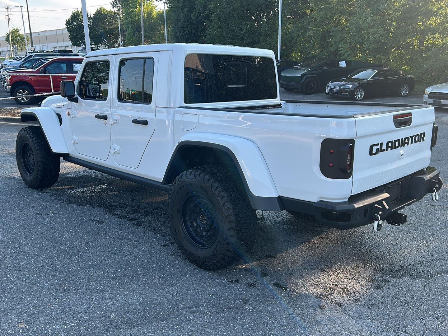 Used 2021 Bright White Clearcoat Jeep Mojave image 3