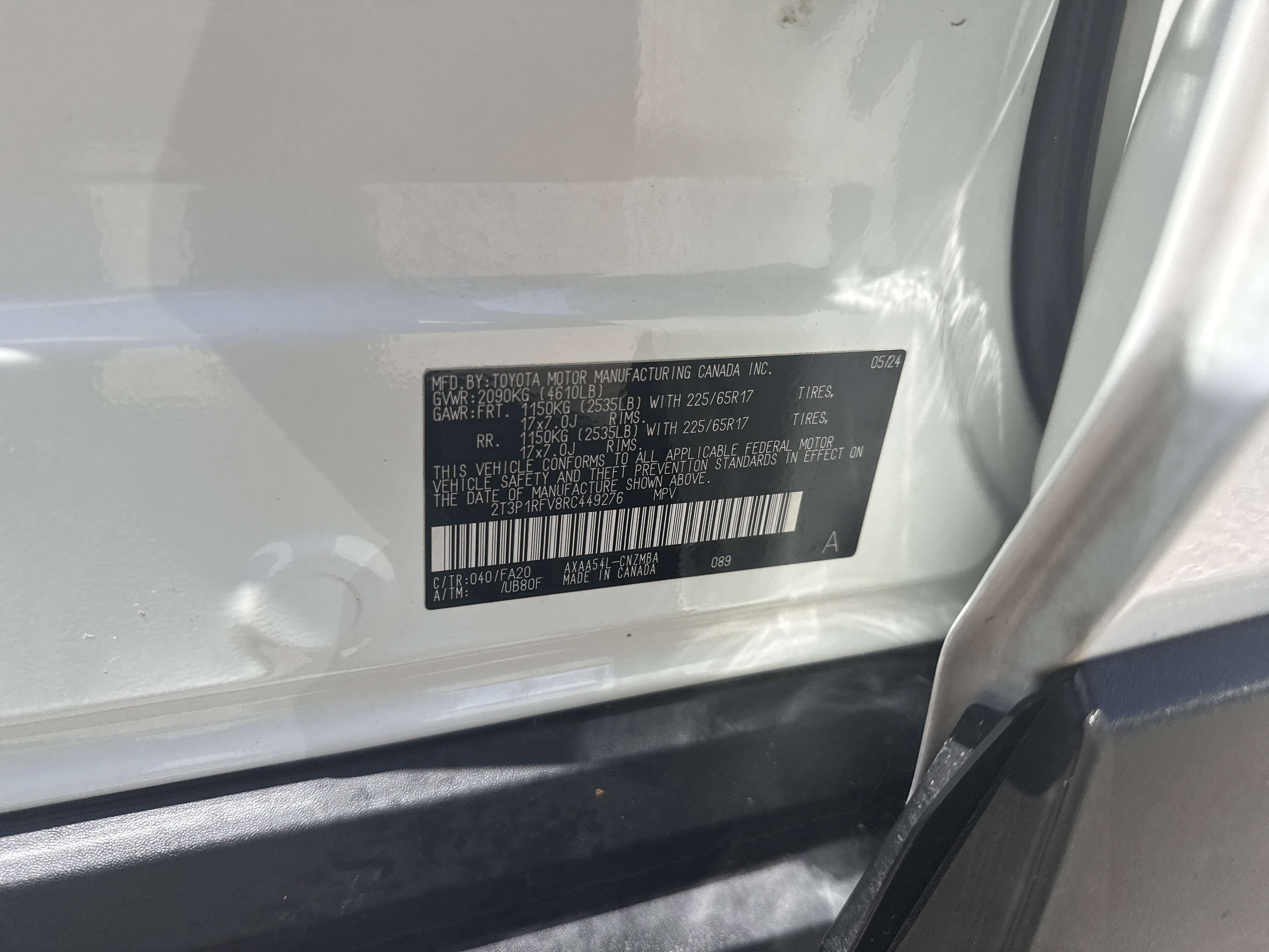 Used 2024 White Toyota XLE image 31