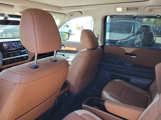 New 2026 Gray Nissan Platinum image 24