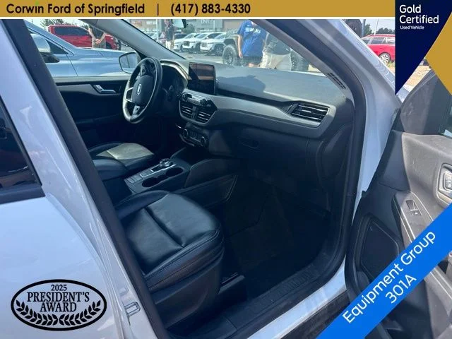 Used 2022 Oxford White Ford SEL image 9