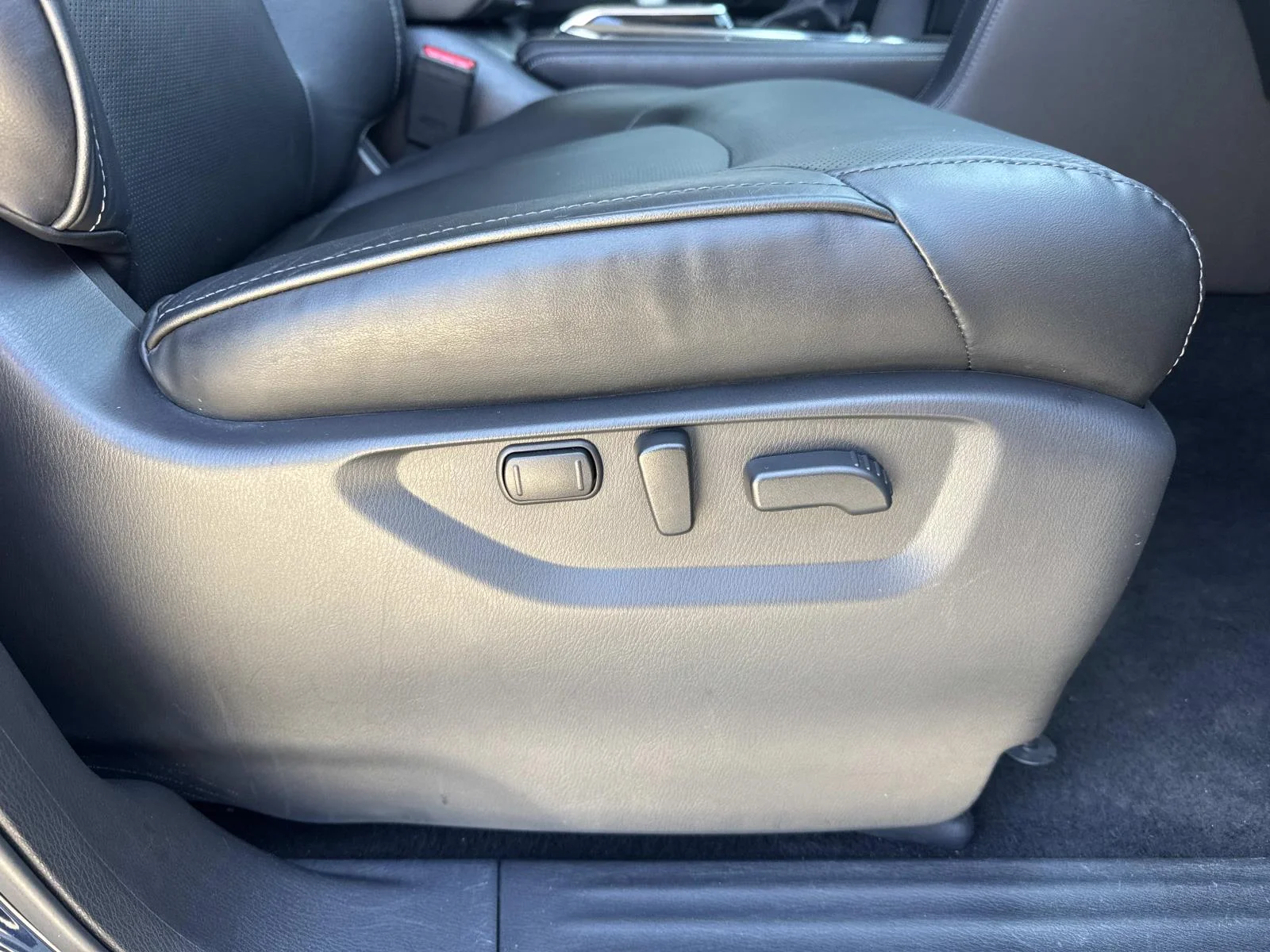 Used 2024 Blue INFINITI LUXE RWD image 13